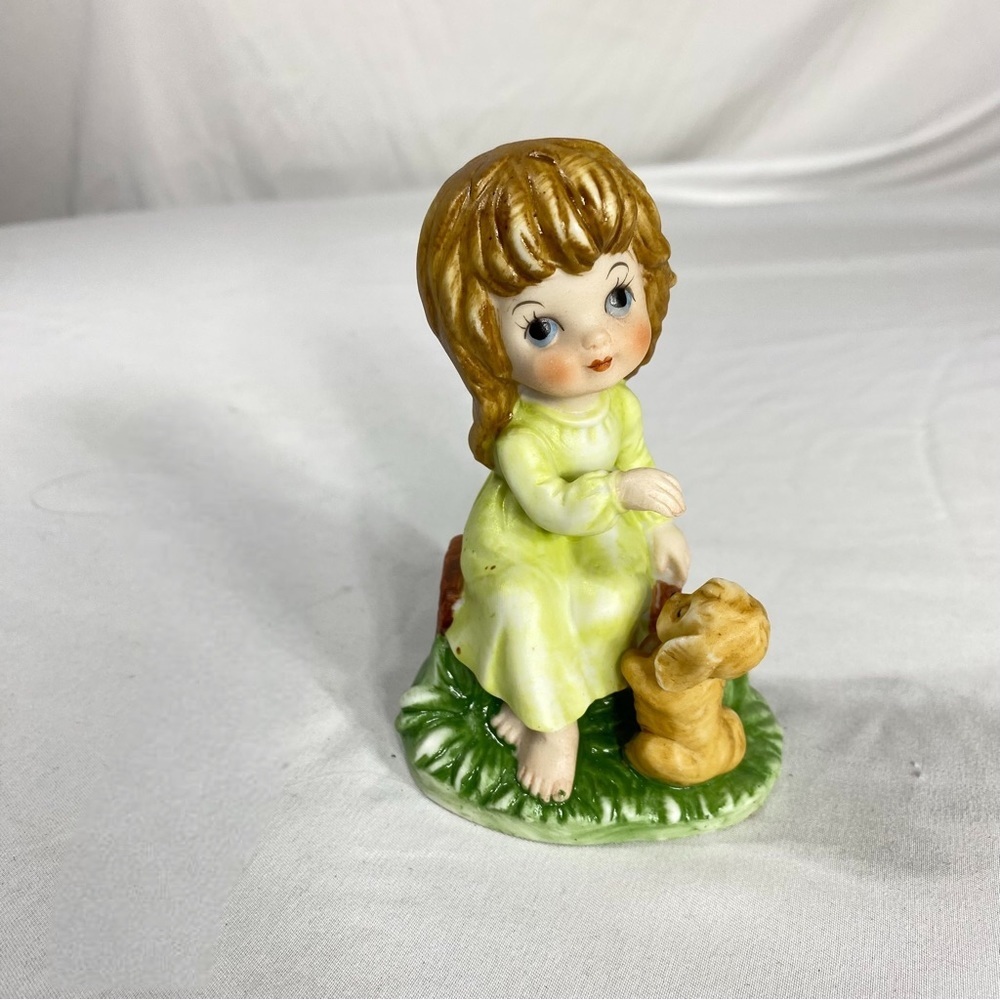Vintage Ceramic Knickknack Wide-Eyed Little Girl with Puppy